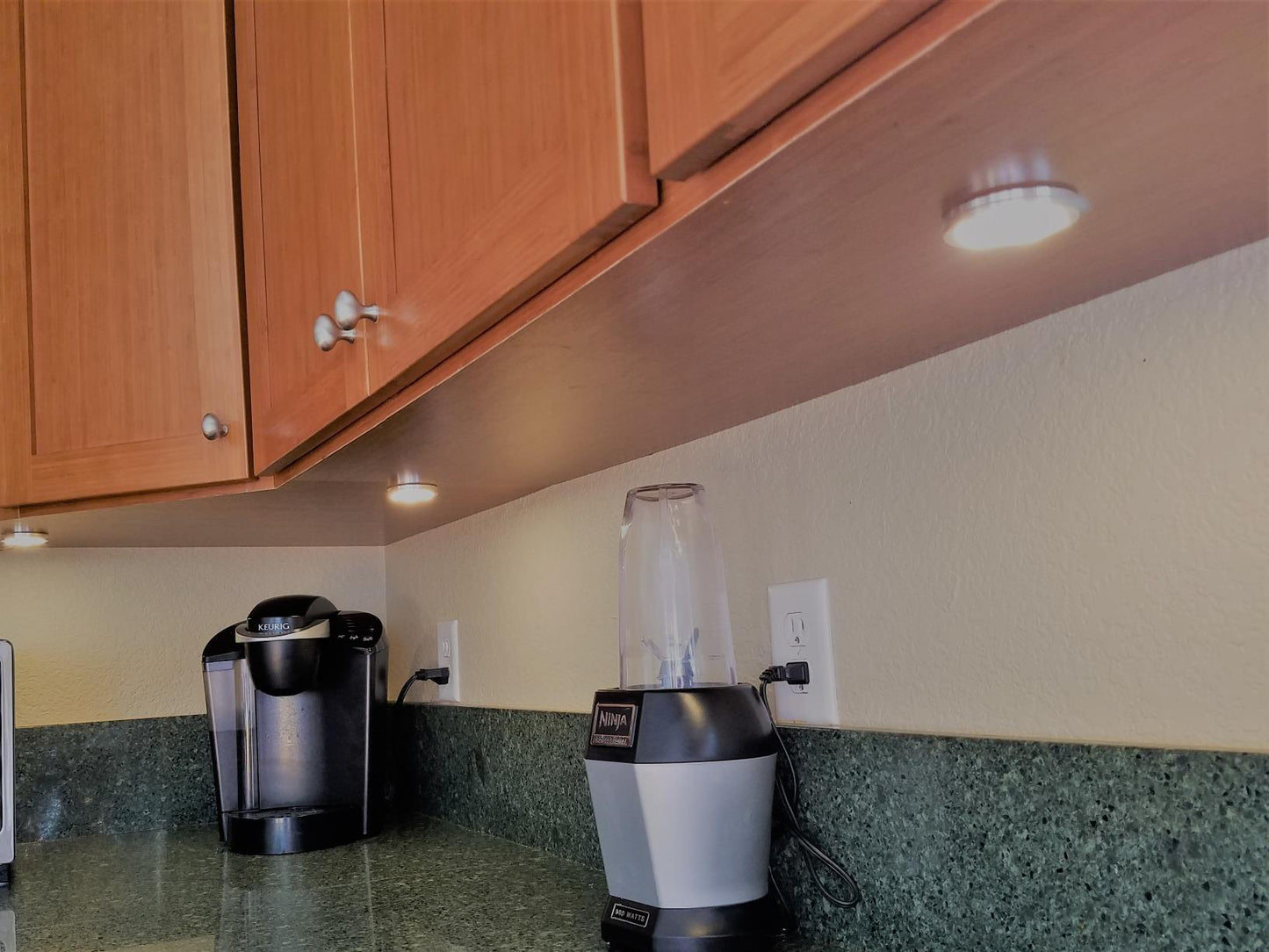 Dimmable Under Cabinet Light, Set of 4 Puck Lights, 8W 680LM